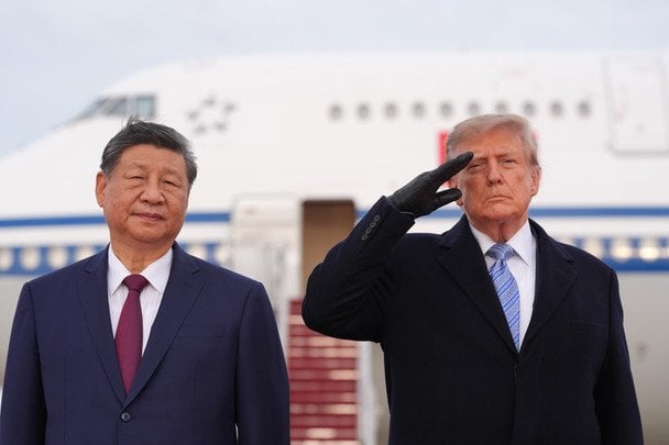 30-метрова червона доріжка та бенкет: Трамп із розмахом зустрів Сі, Путіна приймав значно скромніше (фото) 30-метрова червона доріжка та бенкет: Трамп із розмахом зустрів Сі, Путіна приймав значно скромніше (фото)