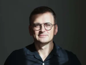 Дмитро Кулеба отруївся крупою, яку зараз змітають із полиць