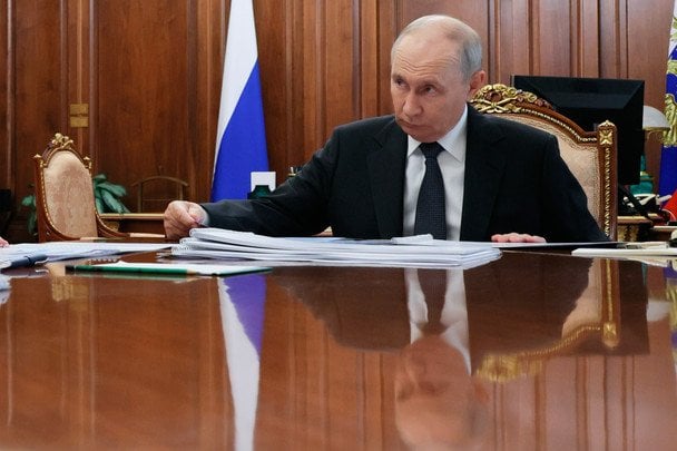 Побоювання щодо Третьої світової зростають: Захід б’є на сполох, а Путін готує військових до атак — Daily Express.