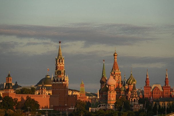 Вибухова ніч у Москві та Підмосков'ї: горять склади, НПЗ