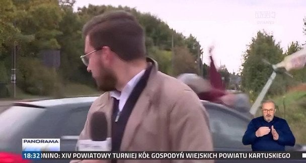 Жорстка аварія потрапила в ефір: авто збило 14-річну дівчину просто перед камерою (відео)