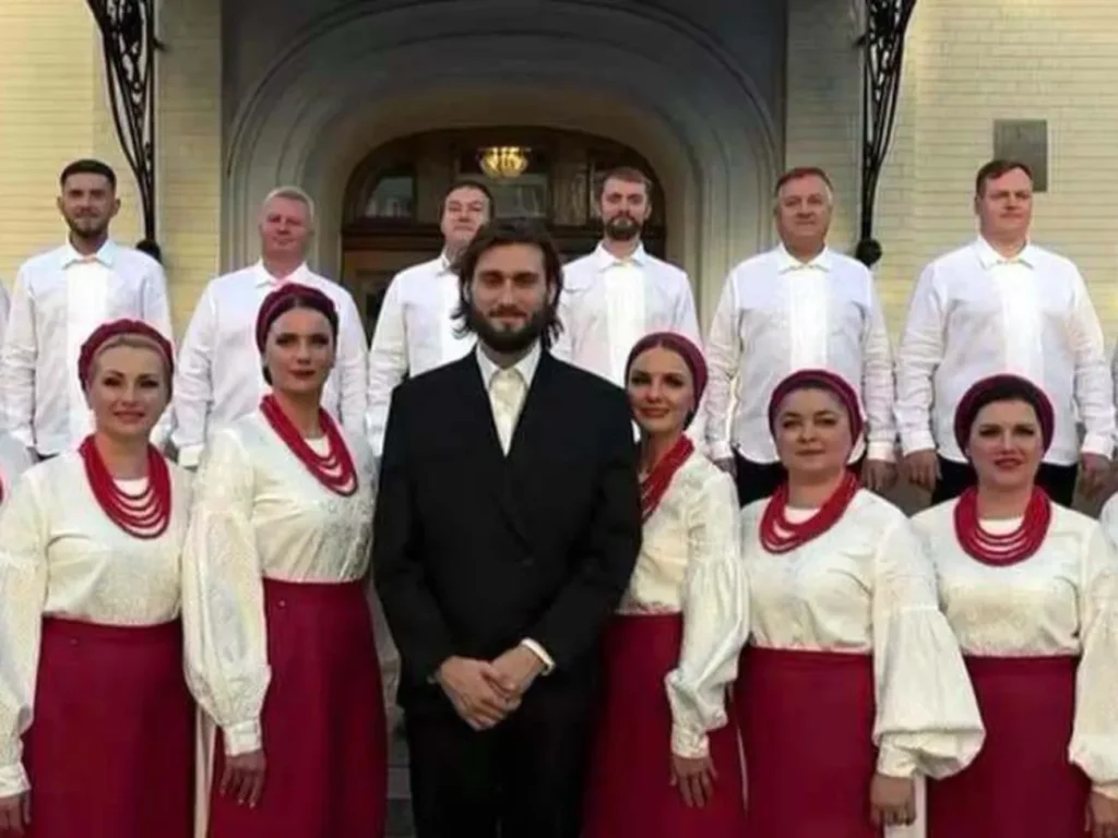Нові костюми хору Верьовки обговорюють у мережі. Думки кардинально різні Нові костюми хору Верьовки обговорюють у мережі. Думки кардинально різні