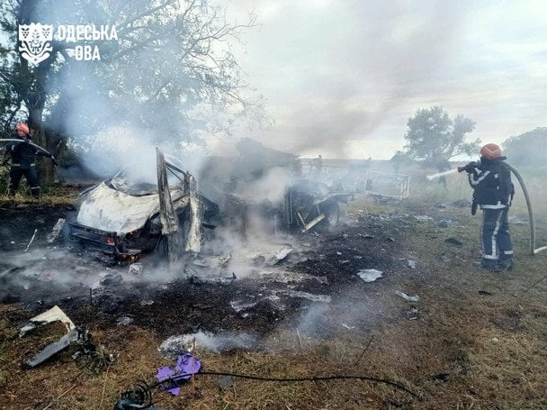 Росія цілеспрямовано атакувала авто на Одещині: є загиблий і поранений