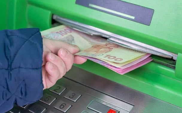 Скільки грошей можна буде зняти в банкоматі від 1 жовтня 2026 року: що зміниться для українців