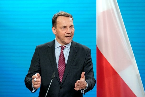 Сікорський пригрозив Росії після порушення повітряного простору Польщі: що заявив