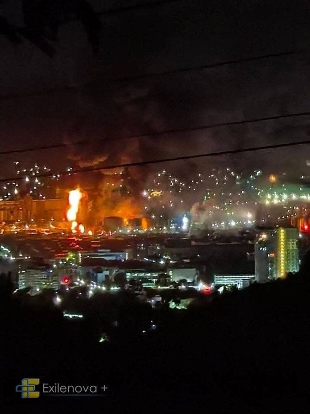 Новоросійськ охопили вибухи: у порту велика пожежа — що відомо про ураження терміналу в РФ (відео)