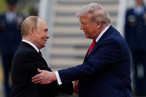 Трамп знову відкриває Путіну двері на світову арену — WSJ