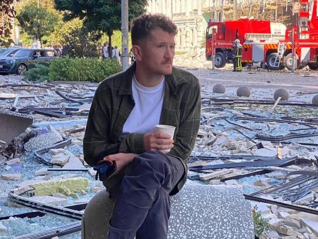 Під час атаки на Київ росіяни пошкодили заклад мережі "Завертайло". Фото Під час атаки на Київ росіяни пошкодили заклад мережі "Завертайло". Фото