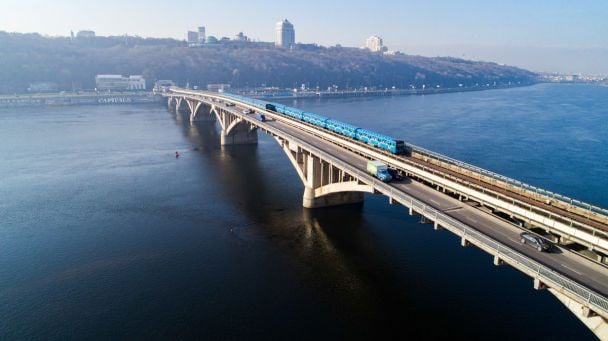 Росія може вдарити по мостах у Києві: офіцер ЗСУ попередив про колапс