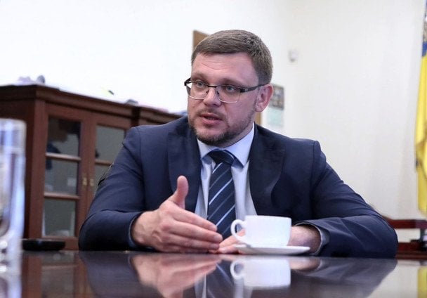 Підозра директору НАБУ і відставка Кравченка: Єврокомісія відреагувала