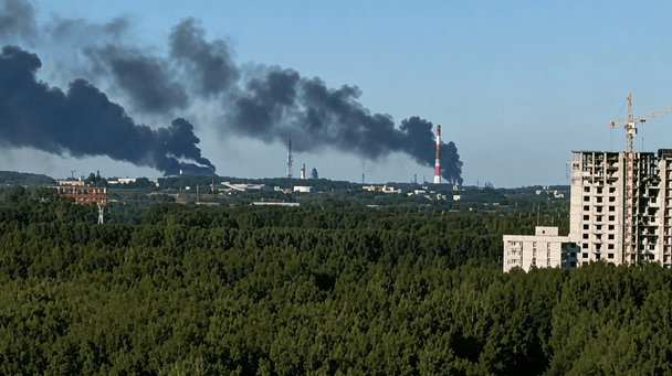 У Росії після атаки дронів зупинився великий НПЗ: Reuters розкрив масштаб пошкоджень У Росії після атаки дронів зупинився великий НПЗ: Reuters розкрив масштаб пошкоджень