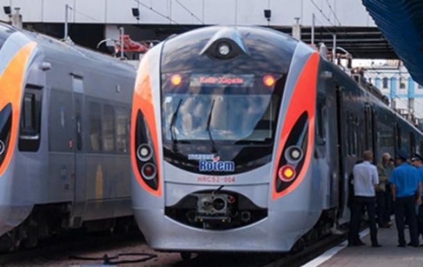 Як курсують потяги під час тривог різних рівнів: офіційна заява "Укрзалізниці"