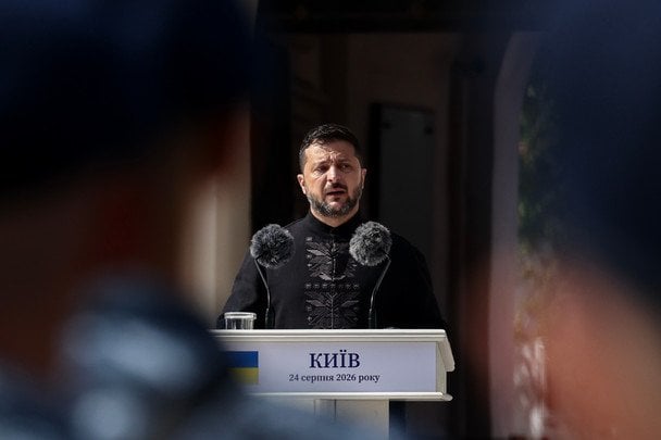 Літак Зеленського двічі атакували дрони РФ — президент розкрив нові деталі польотів через Молдову