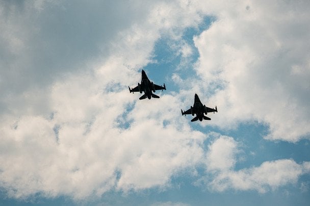 Росіяни вже добу атакують захід України: Польща підняла авіацію