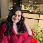 Вітвіцька показала не прикритий одягом живіт на пізньому терміні вагітності