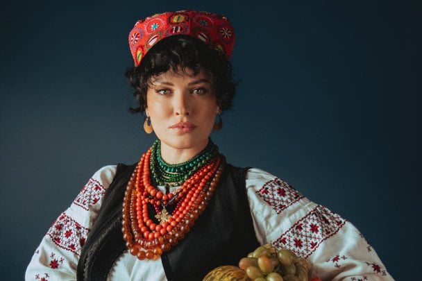 Чим живе Даша Астаф’єва сьогодні: волонтерство, UnderBooks і шлях від Playboy до радіодиктанту Чим живе Даша Астаф’єва сьогодні: волонтерство, UnderBooks і шлях від Playboy до радіодиктанту