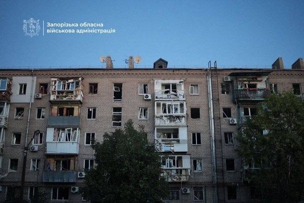 РФ вдарила по житловій забудові в обласному центрі: є загиблий, кількість поранених зростає – останні дані (фото)
