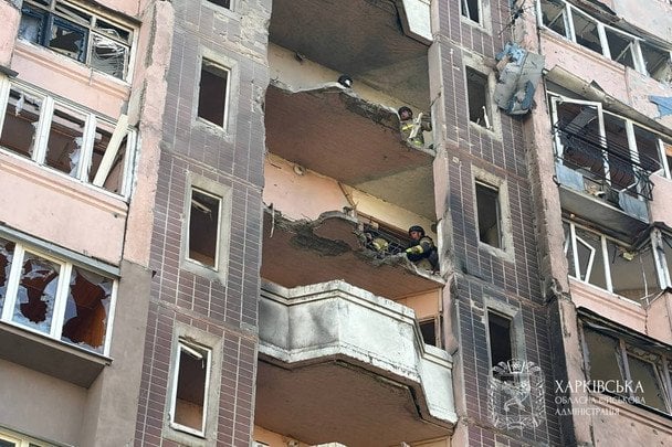 РФ завдала смертельного удару по великому обласному центру: "прильоти" у 2 районах, загинули люди