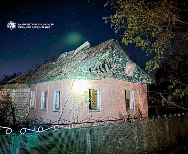 Росія зрання вдарила по великому обласному центру: понівечені будинки — що відомо