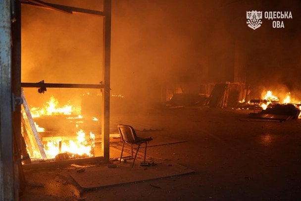 РФ вдарила по великому обласному центру: у місті виникла пожежа