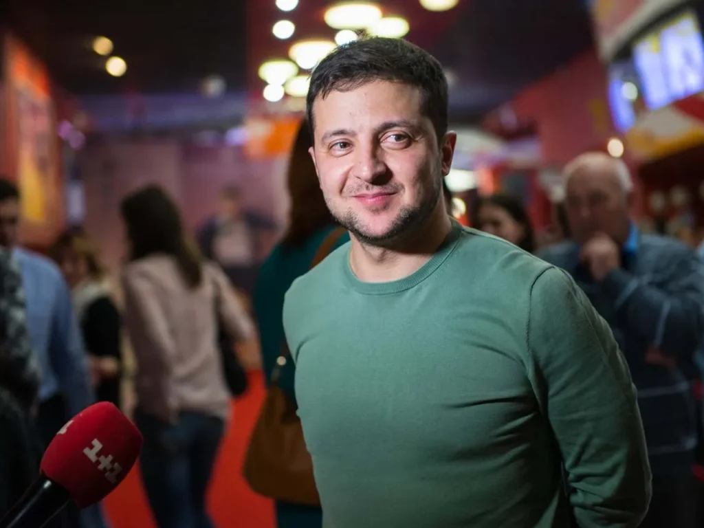 "Я побувала в руках президента". Відома актриса розповіла, як Зеленський торкався її грудей