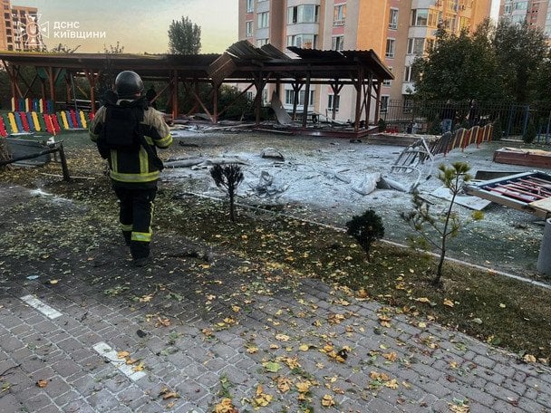 РФ атакувала школу-садочок дроном: наслідки удару на Київщині (фото)
