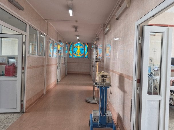 Дрон влучив у лікарню в обласному центрі — виникла пожежа, є постраждалі