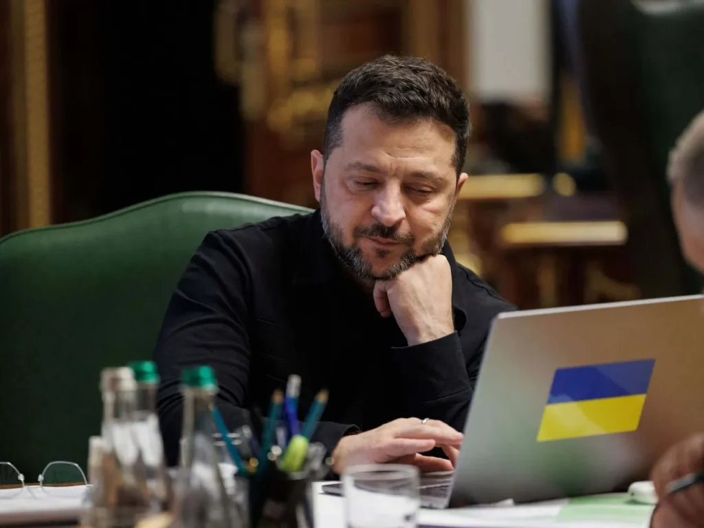 Трамп обрав Зеленського цапом-відбувайлом? Красномовна реакція президента України – на відео Трамп обрав Зеленського цапом-відбувайлом? Красномовна реакція президента України – на відео