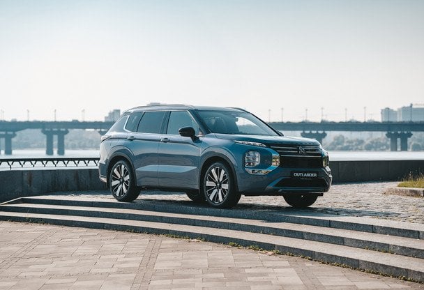 Вигода до 130 000 грн* на новий Mitsubishi Outlander Ultimate Plus