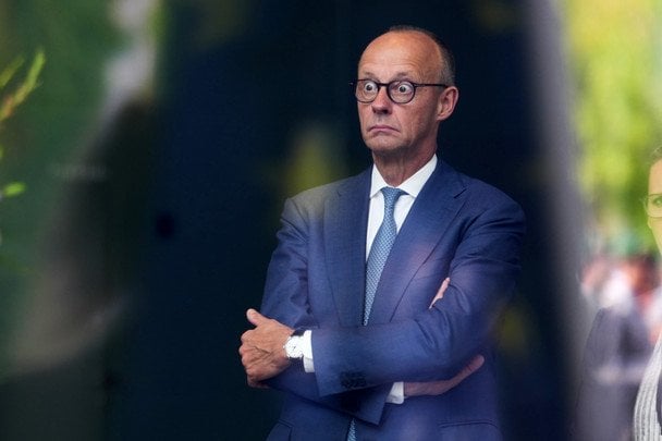 Скандал через день народження Путіна: Мерц розніс Шредера за зустріч з «фюрером»