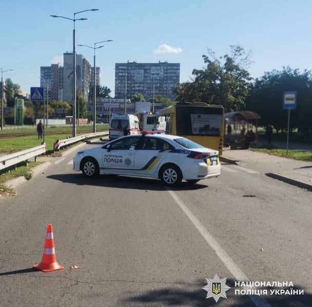 У Києві зіткнулися дві маршрутки: серед постраждалих є дитина (фото)