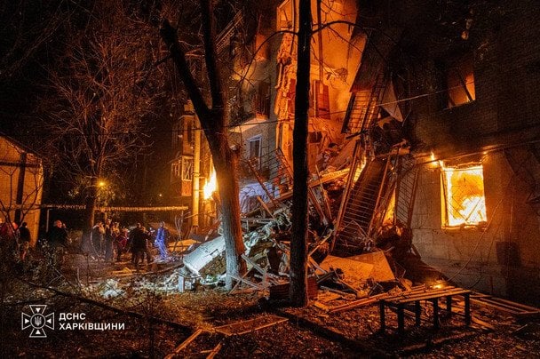 Вибухи у Львові, “прильоти” від заходу до сходу та вбиті люди: РФ влаштувала “пекло” у містах України – всі деталі (фото) Вибухи у Львові, “прильоти” від заходу до сходу та вбиті люди: РФ влаштувала “пекло” у містах України – всі деталі (фото)