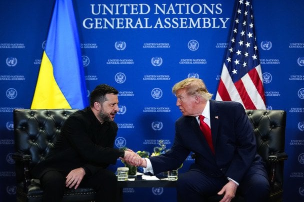 У Києві різко відповіли на заяву Трампа про зміну Зеленського