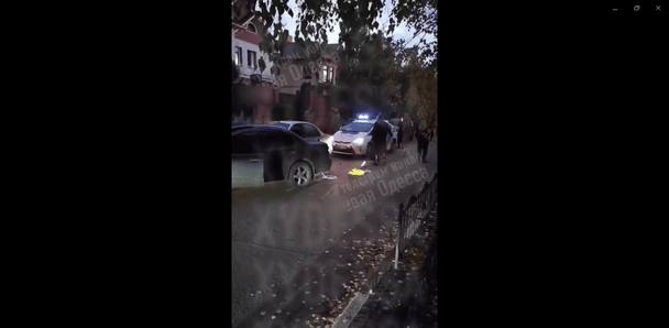 В Одесі чоловік вдарив ножем в шию військового ТЦК і намагався збити машиною