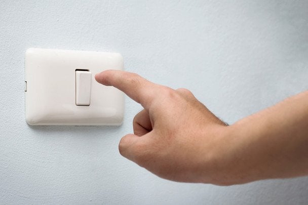 Борг за світло: чи можуть відключити електроенергію 1 жовтня
